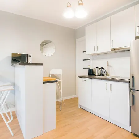 Apartament Przestronny Z Tarasem I Parkingiem W Gdyni By Renters