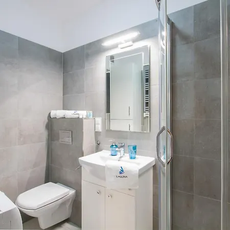 Przestronny Z Tarasem I Parkingiem W Gdyni By Renters Gdynia